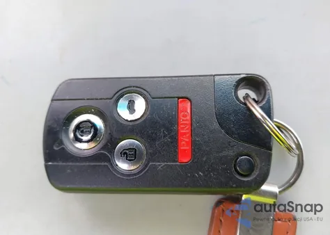 2010 Acura Rl 3.7 from USA, damaged, VIN JH4KB2F62AC001093